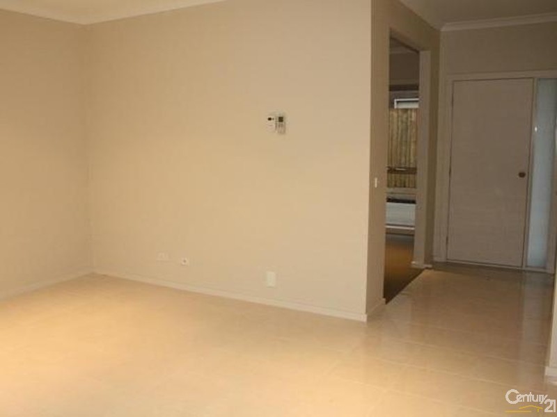 Unit 5 12-14 Kingsfield Crescent, Lynbrook VIC 3975