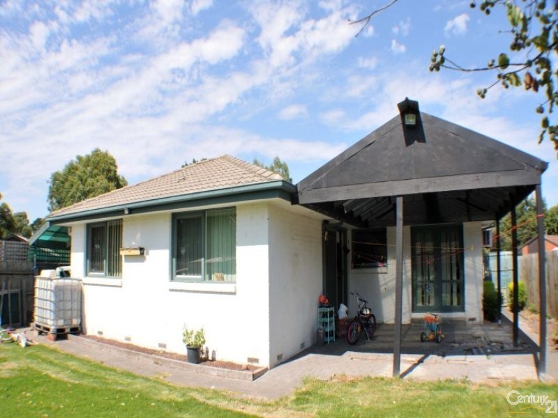 16 Branton Drive, Hampton Park VIC 3976