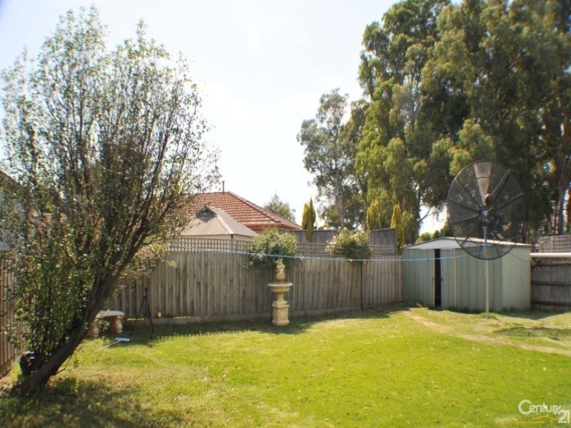 16 Branton Drive, Hampton Park VIC 3976