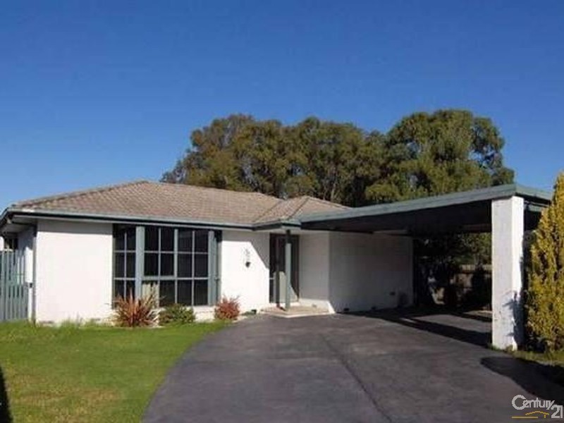 16 Branton Drive, Hampton Park VIC 3976