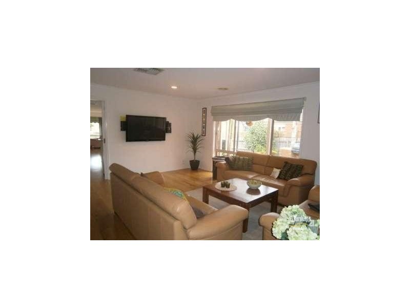 18 Fredrick Rise, Narre Warren South VIC 3805