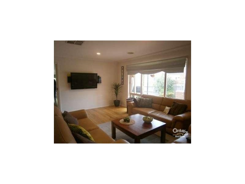 18 Fredrick Rise, Narre Warren South VIC 3805