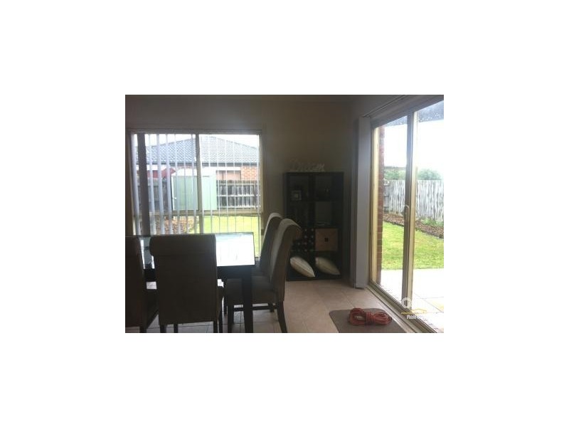 2 Margie Square, Narre Warren South VIC 3805