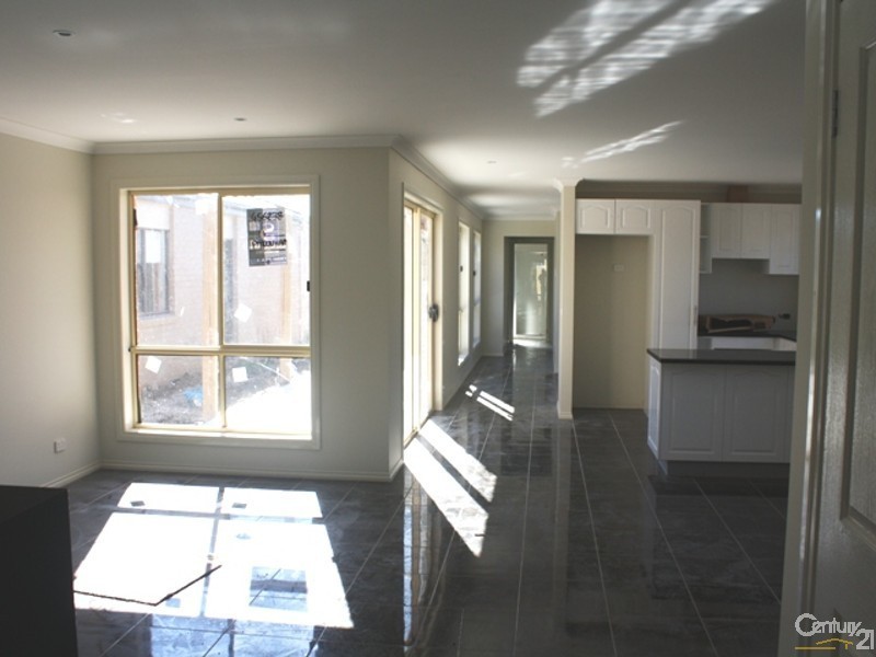 43 Chestnut Way, Pakenham VIC 3810