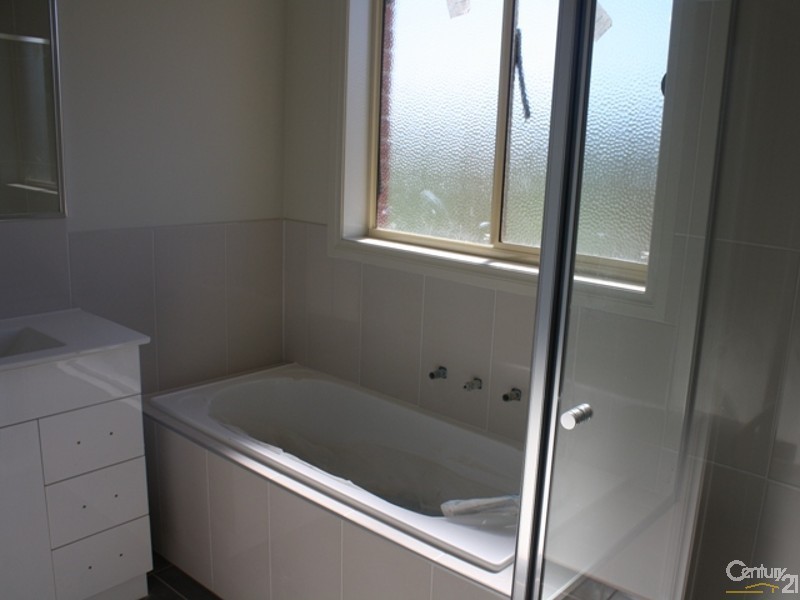 43 Chestnut Way, Pakenham VIC 3810