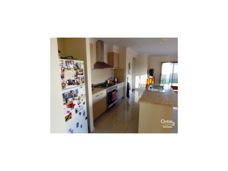 33 Verdant Ave, Officer VIC 3809