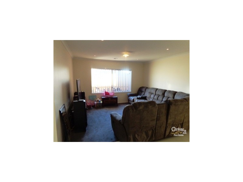 33 Verdant Ave, Officer VIC 3809