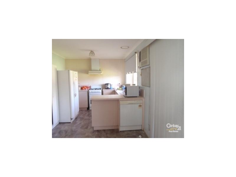 4 Pollina Close, Hampton Park VIC 3976