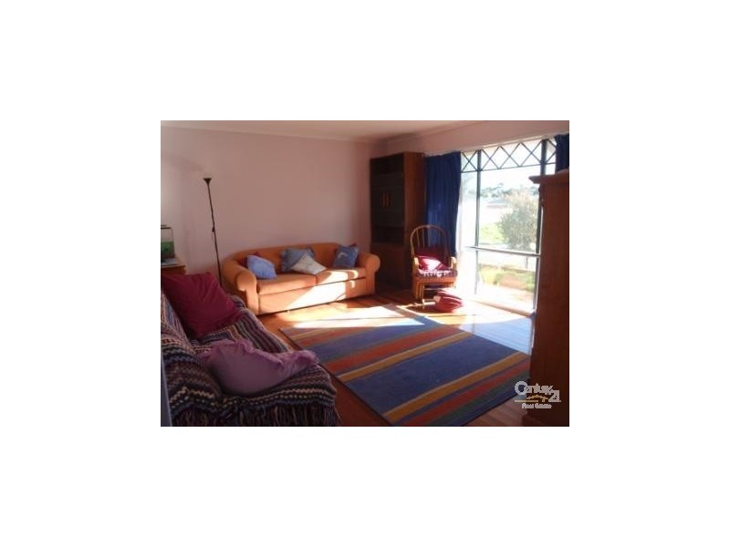 19 Weathertop Way, Cranbourne East VIC 3977