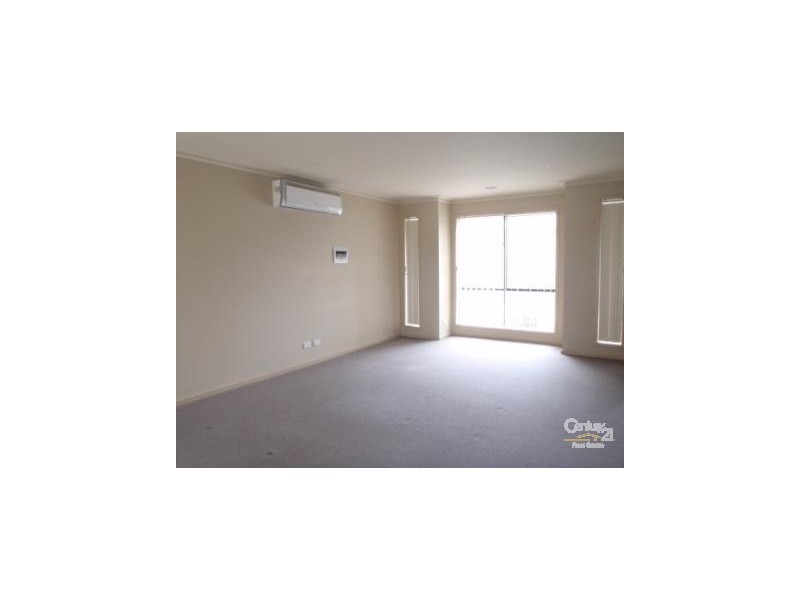 2/73 Somerville Road, Hampton Park VIC 3976