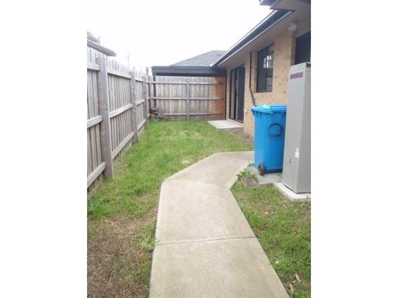 2/73 Somerville Road, Hampton Park VIC 3976