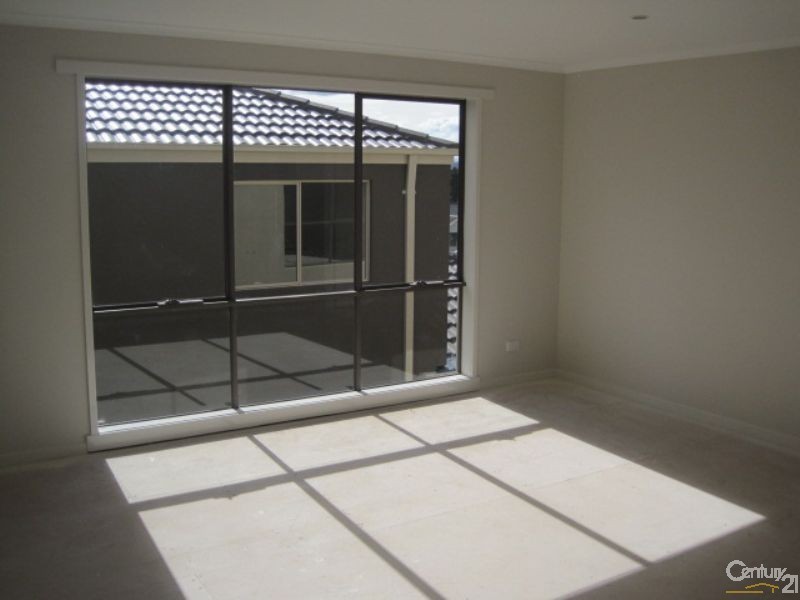 6 Bethune Drive, Hampton Park VIC 3976