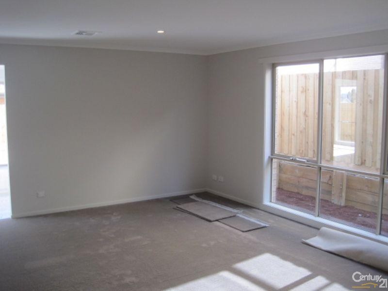 5 Bethune Drive, Hampton Park VIC 3976