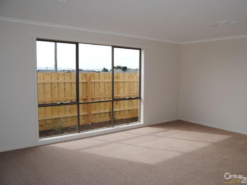 4  Bethune Drive, Hampton Park VIC 3976