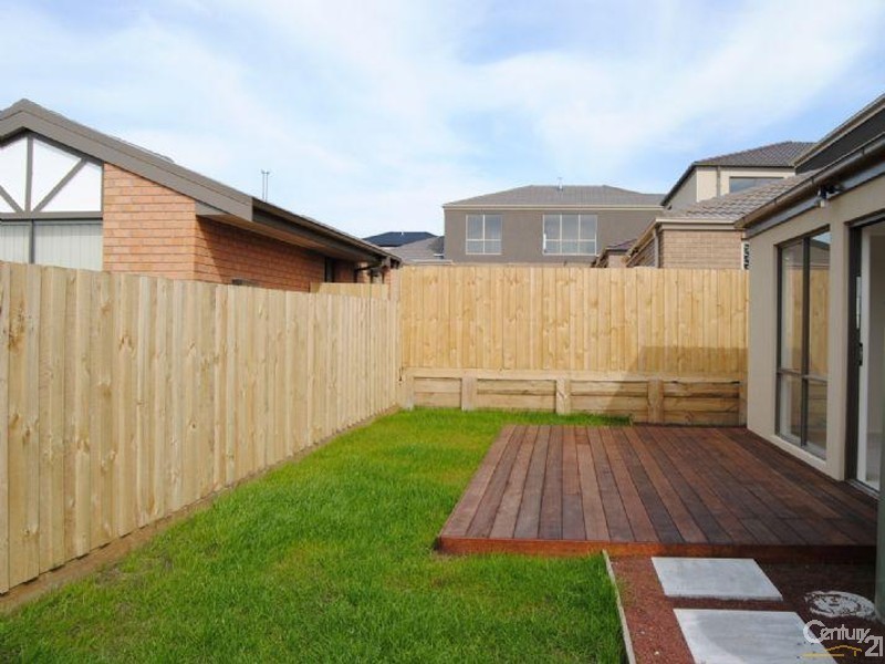 4  Bethune Drive, Hampton Park VIC 3976