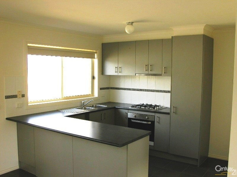 6/2 Belverdere Drive, Pakenham VIC 3810