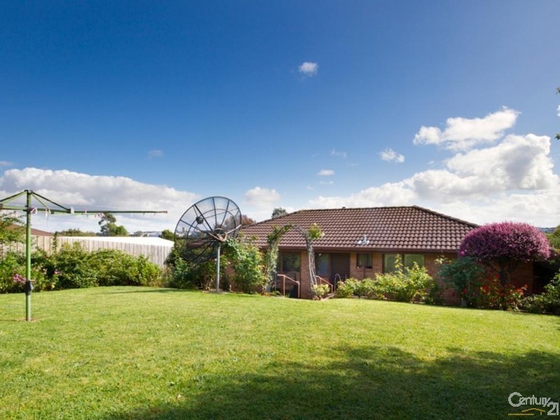 24 Willow Drive, Hampton Park VIC 3976