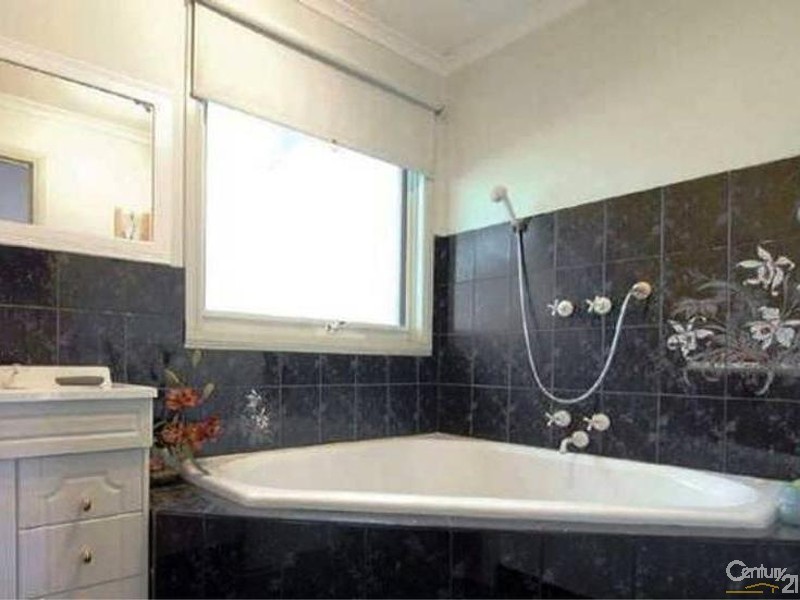 16 Branton Drive, Hampton Park VIC 3976