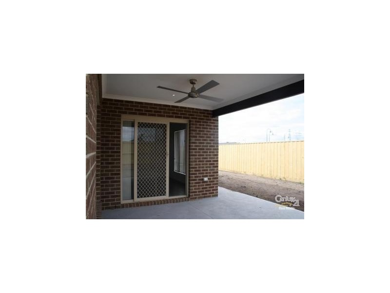 5 Snowy Drive, Lynbrook VIC 3975