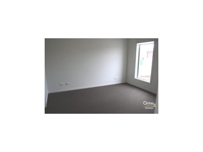 7 Snowy Drive, Lynbrook VIC 3975