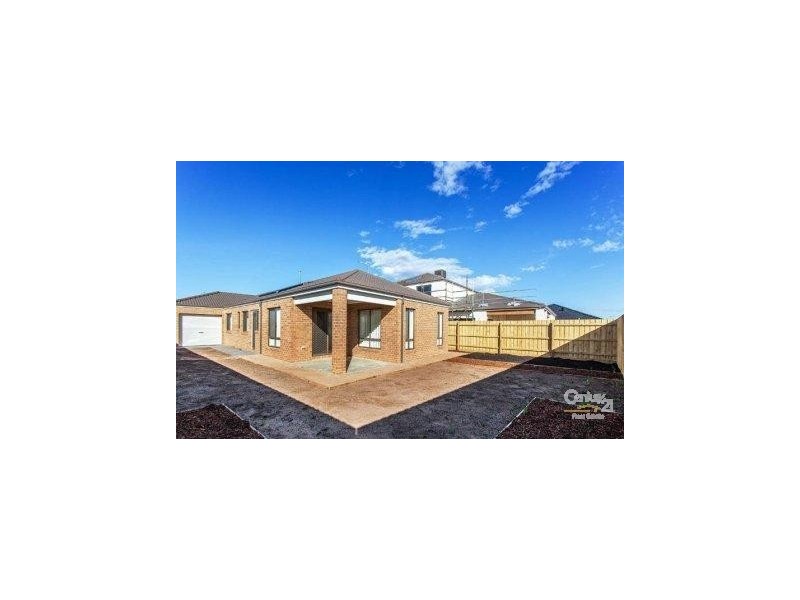 5 Waltzing Way, Lynbrook VIC 3975