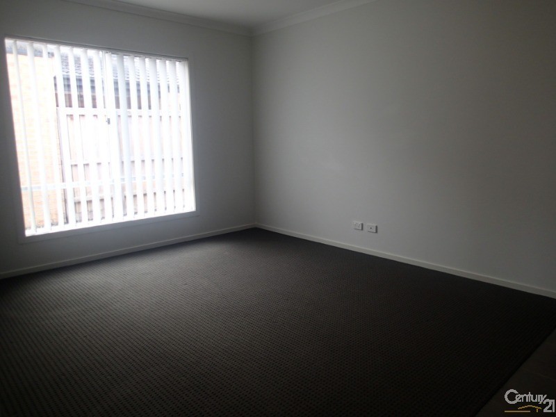 4 Bushman Way, Lynbrook VIC 3975