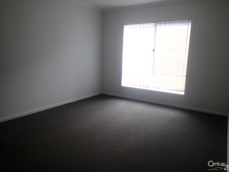 4 Bushman Way, Lynbrook VIC 3975