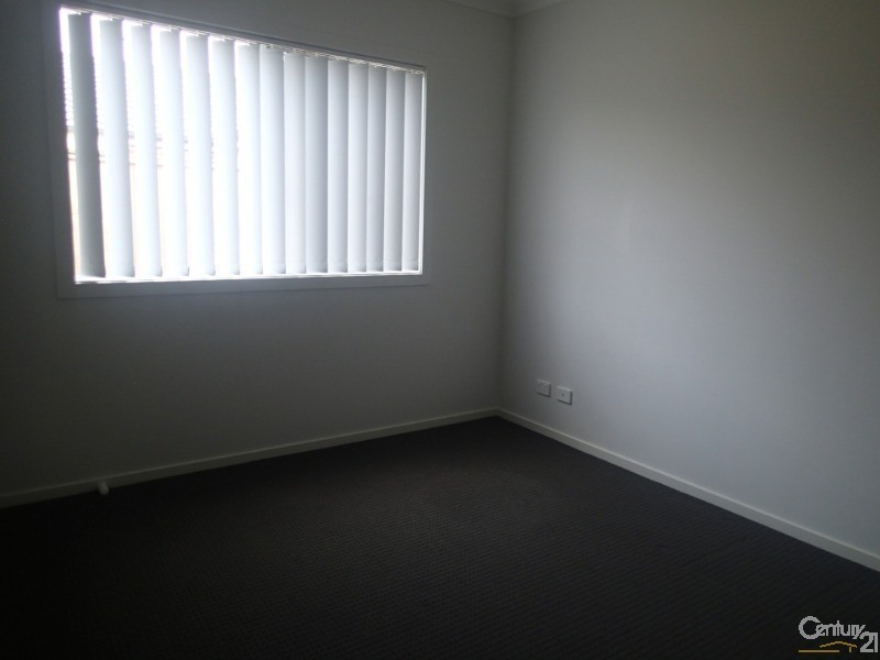 4 Bushman Way, Lynbrook VIC 3975