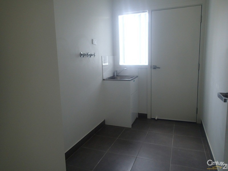 4 Bushman Way, Lynbrook VIC 3975