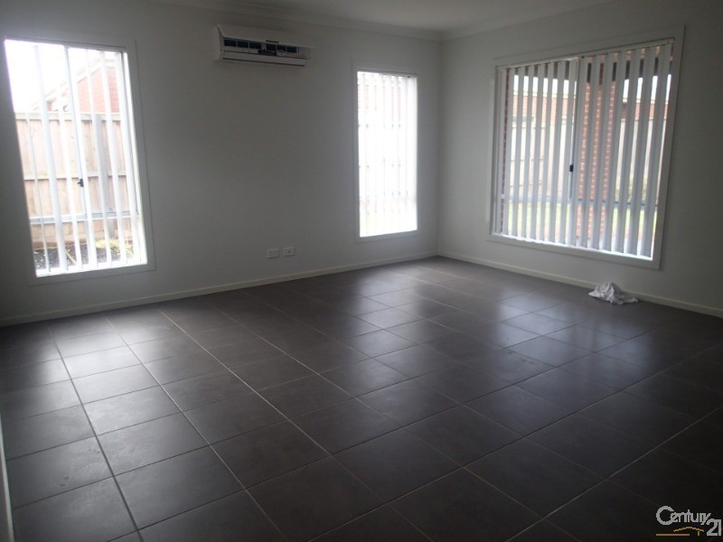 4 Bushman Way, Lynbrook VIC 3975