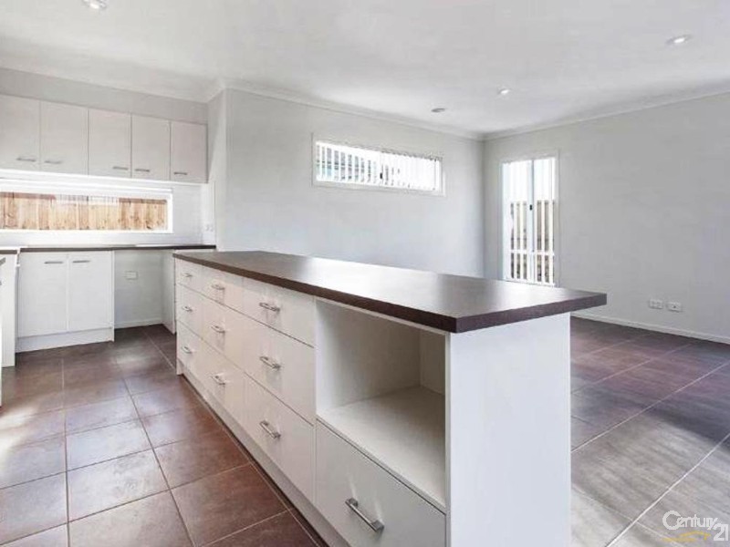 4 Bushman Way, Lynbrook VIC 3975