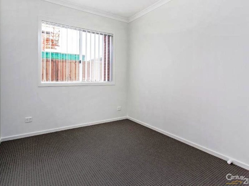 4 Bushman Way, Lynbrook VIC 3975