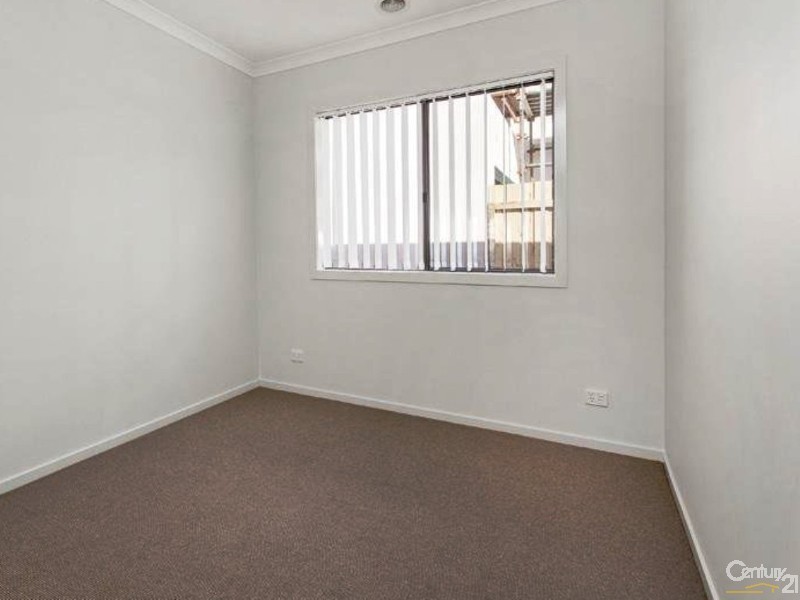 5 Waltzing Drive, Lynbrook VIC 3975