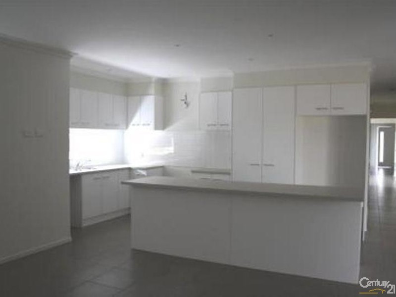 5 Snowy Drive, Lynbrook VIC 3975