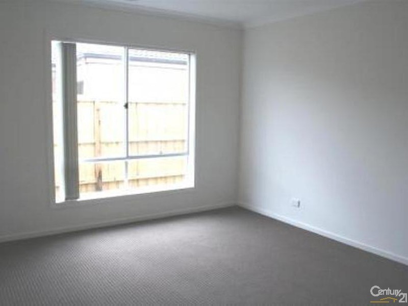 7 Snowy Drive, Lynbrook VIC 3975