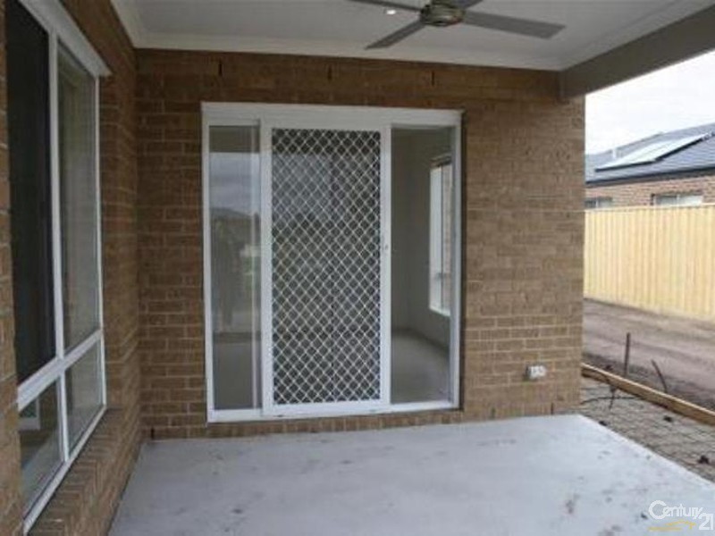 7 Snowy Drive, Lynbrook VIC 3975