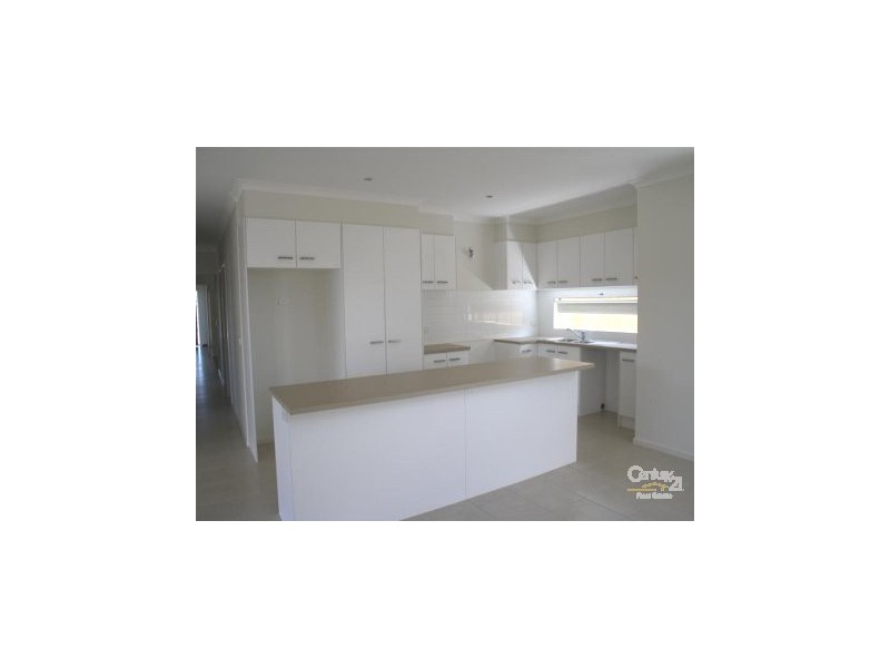 10 Damper Way, Lynbrook VIC 3975