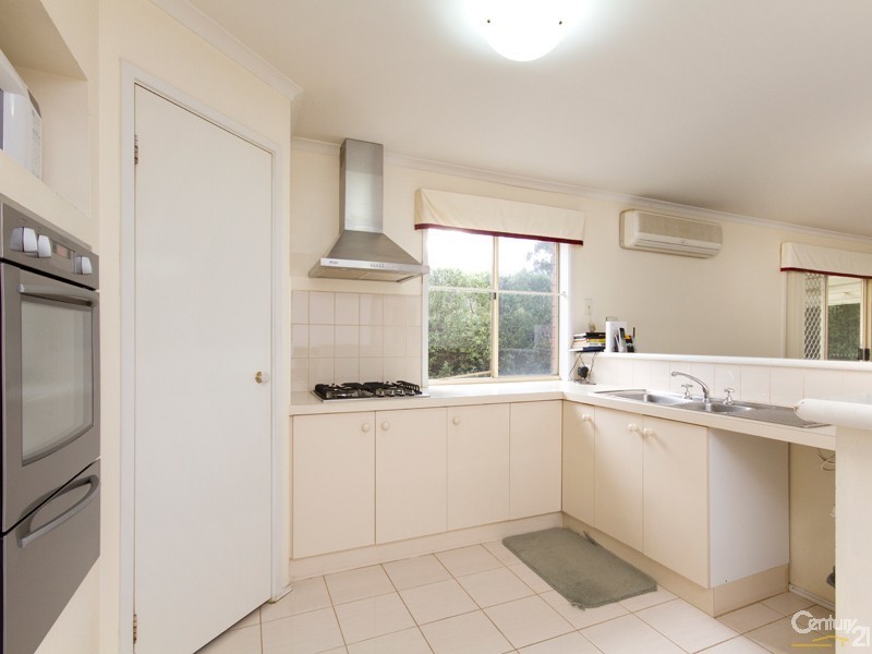 2 Flynn Court, Narre Warren South VIC 3805