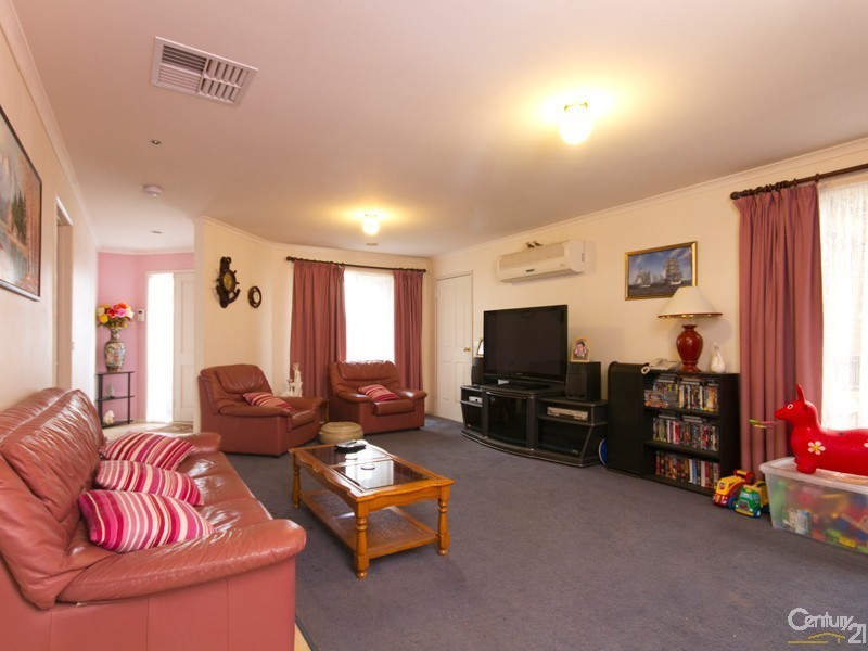 14 Pirita Place, Cranbourne West VIC 3977