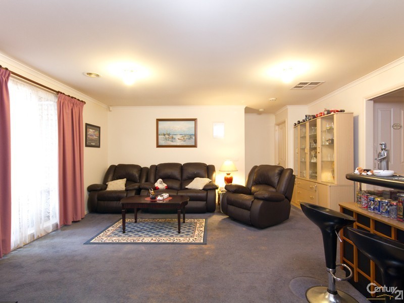 14 Pirita Place, Cranbourne West VIC 3977