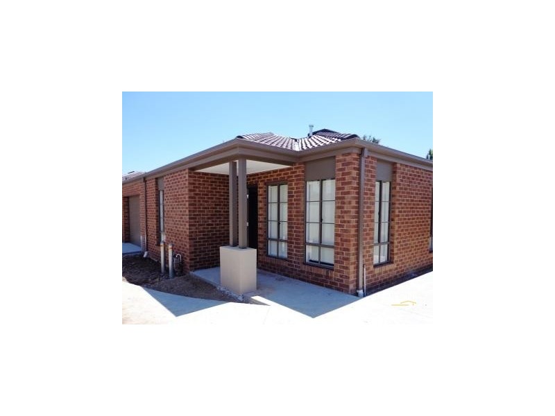 2/26 Beckington Crescent, Hampton Park VIC 3976