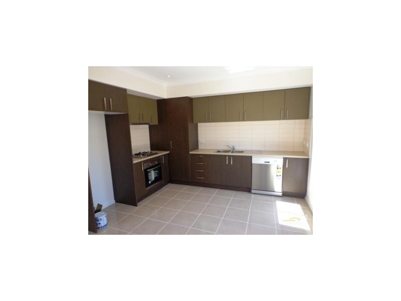 2/26 Beckington Crescent, Hampton Park VIC 3976