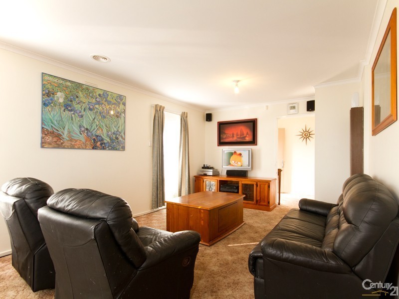 2 Susan Court, Cranbourne VIC 3977