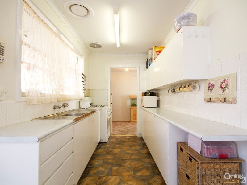 2 Susan Court, Cranbourne VIC 3977