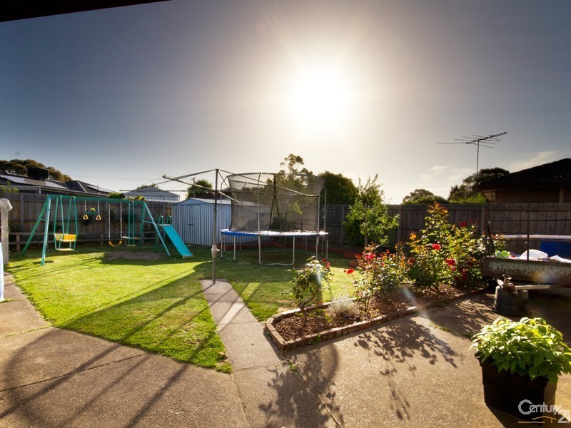 2 Susan Court, Cranbourne VIC 3977