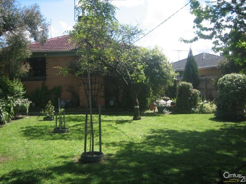 5 Parkland Avenue, Hampton Park VIC 3976