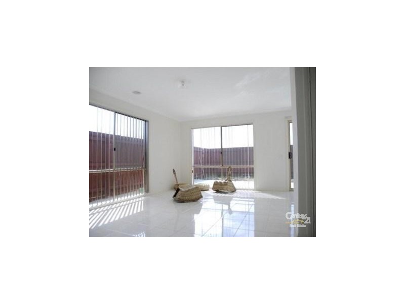 17 Sallys Run, Hampton Park VIC 3976