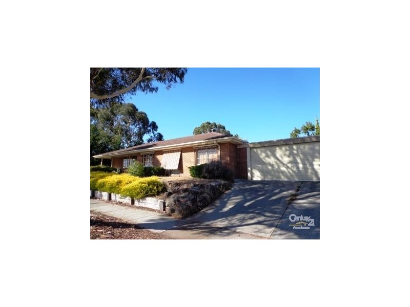 16 Bowman Close, Narre Warren South VIC 3805