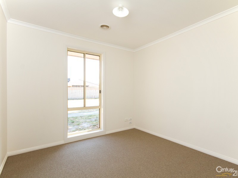 1 Aquamarine Court, Hampton Park VIC 3976