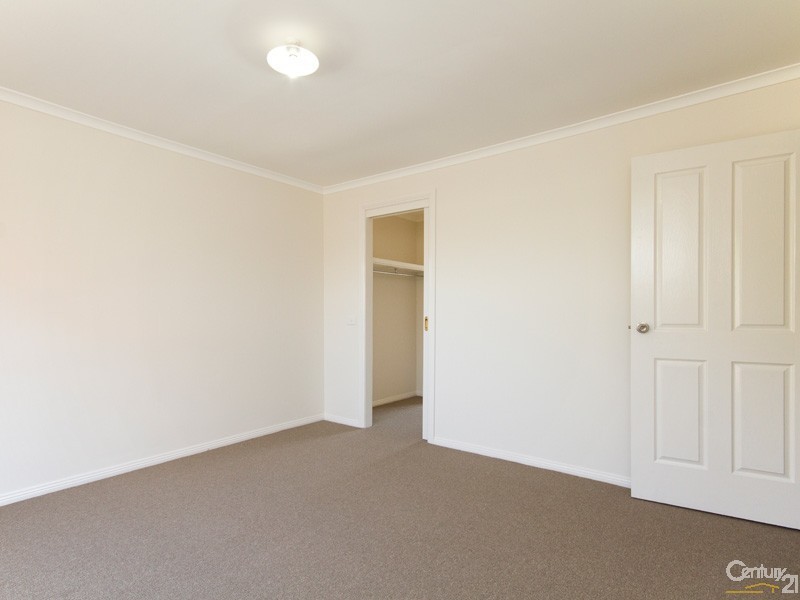 1 Aquamarine Court, Hampton Park VIC 3976